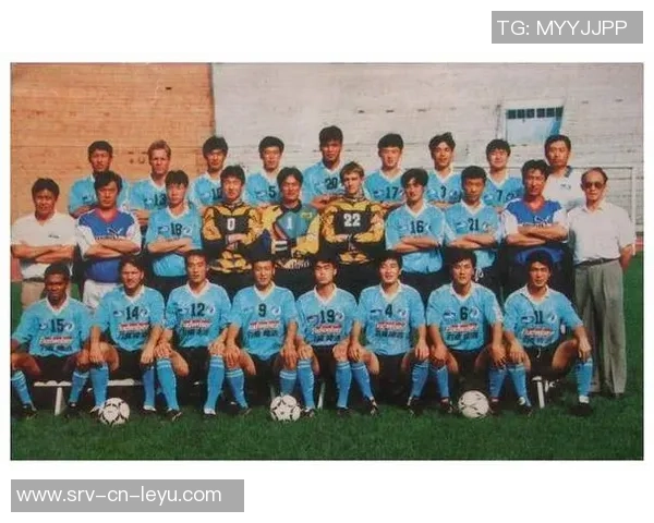 雷科巴的传奇足迹与天下足球的辉煌历史交织成就了不朽的足球梦想